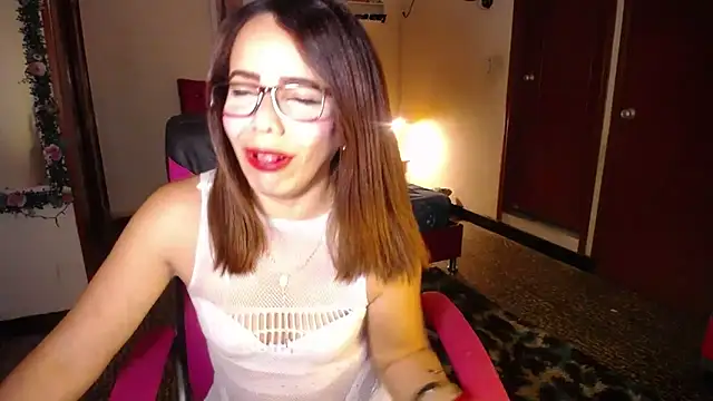 danielle rose 1 online show from February 17, 1:41 pm