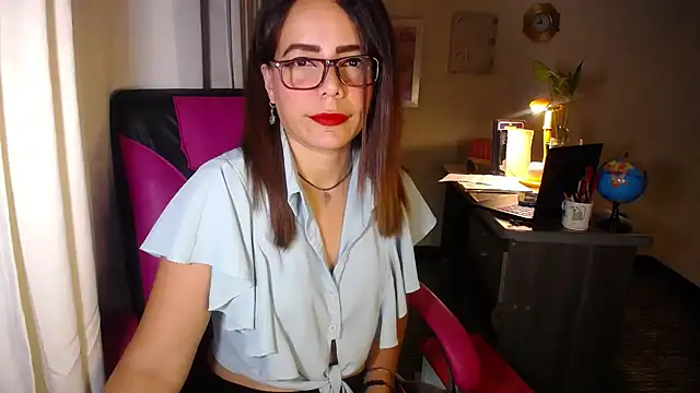 danielle rose 1 online show from April 10, 1:51 pm