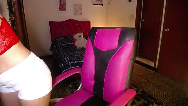 danielle rose 1 online show from February 24, 1:45 pm