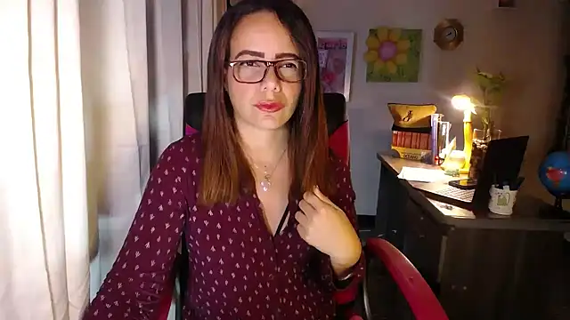 Snapshot of danielle_rose_1 chatting on May 29, 5:52 pm danielle rose 1 online show from May 29, 5:52 pm