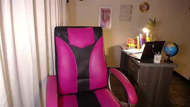 danielle rose 1 online show from March 12, 1:48 pm