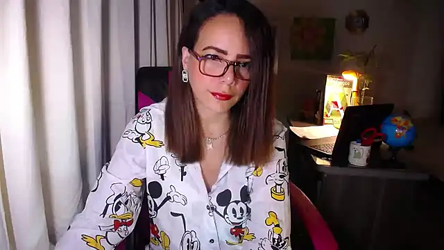 Snapshot of danielle_rose_1 chatting on April 26, 4:04 pm danielle rose 1 online show from April 26, 4:04 pm