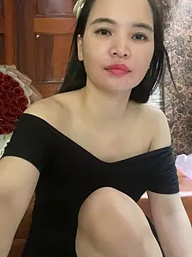 Snapshot of LiLi-Kirix99 chatting on July 6, 7:26 am LiLi-Kirix99 online show from July 6, 7:26 am