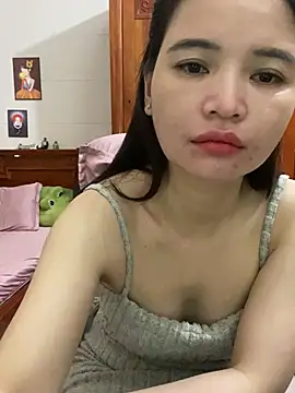 Snapshot of LiLi-Kirix99 chatting on July 10, 7:58 pm LiLi-Kirix99 online show from July 10, 7:58 pm