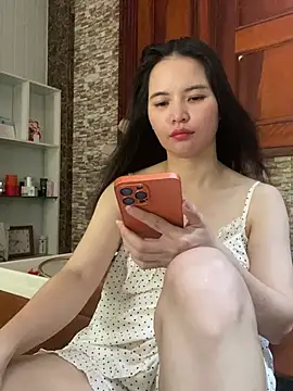 Snapshot of LiLi-Kirix99 chatting on July 18, 6:55 am LiLi-Kirix99 online show from July 18, 6:55 am