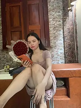Snapshot of LiLi-Kirix99 chatting on June 17, 8:14 am LiLi-Kirix99 online show from June 17, 8:14 am