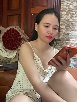 Snapshot of LiLi-Kirix99 chatting on July 19, 7:06 am LiLi-Kirix99 online show from July 19, 7:06 am