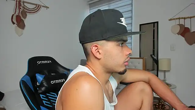 mateoleonee online show from March 4, 7:43 pm