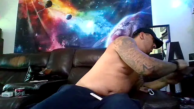 Snapshot of Antoniothedon chatting on October 23, 10:52 pm Antoniothedon online show from October 23, 10:52 pm