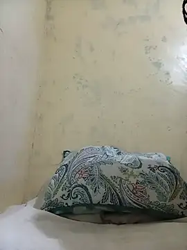 Snapshot of sexxylucia chatting on February 9, 11:03 pm sexxylucia online show from February 9, 11:03 pm