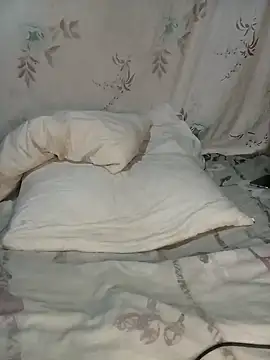 Snapshot of sexxylucia chatting on December 7, 7:21 am sexxylucia online show from December 7, 7:21 am