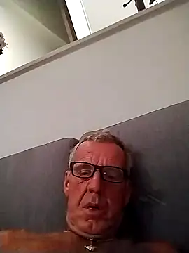 Snapshot of Freddy1962 chatting on December 5, 9:33 pm Freddy1962 online show from December 5, 9:33 pm