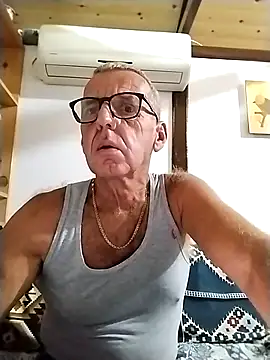 Snapshot of Freddy1962 chatting on December 16, 5:43 pm Freddy1962 online show from December 16, 5:43 pm