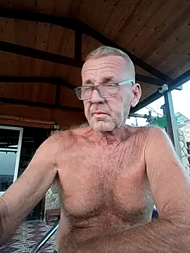 Snapshot of Freddy1962 chatting on October 7, 3:40 am Freddy1962 online show from October 7, 3:40 am