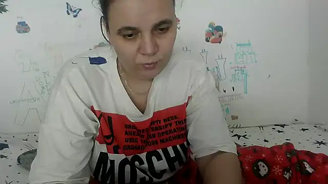 Snapshot of VixenBya chatting on February 9, 9:05 am VixenBya online show from February 9, 9:05 am