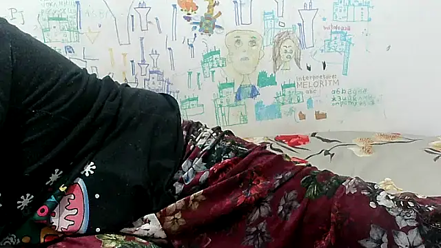 Snapshot of VixenBya chatting on March 14, 5:24 pm VixenBya online show from March 14, 5:24 pm