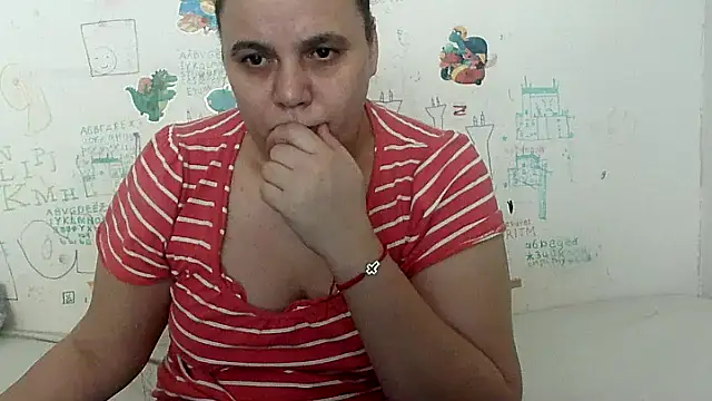 Snapshot of VixenBya chatting on September 28, 7:15 am VixenBya online show from September 28, 7:15 am