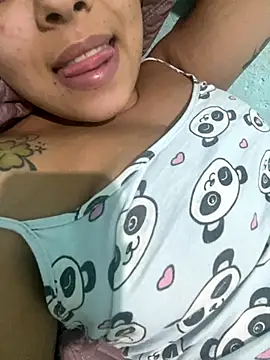 Snapshot of Indiazinha777 chatting on November 4, 10:35 pm Indiazinha777 online show from November 4, 10:35 pm