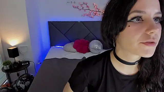 CassieEvans online show from November 7, 6:29 am