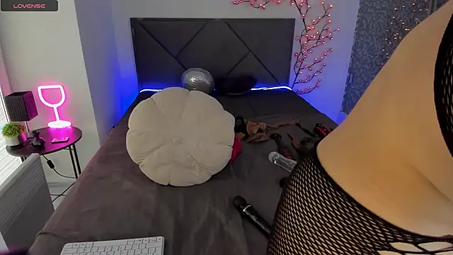 CassieEvans online show from March 6, 6:52 am