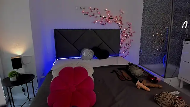 CassieEvans online show from October 4, 5:31 am