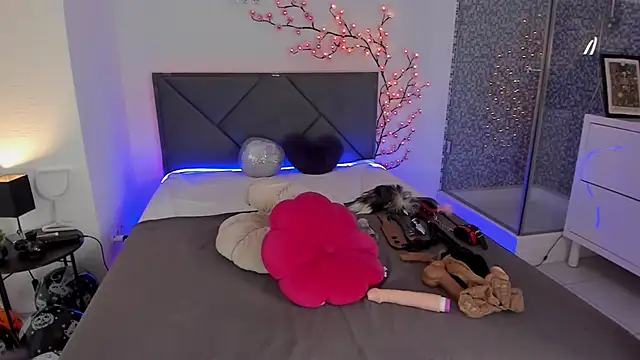 CassieEvans online show from November 13, 6:28 am