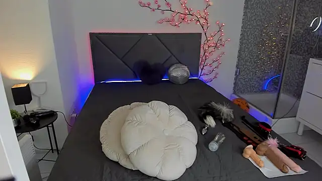 CassieEvans online show from December 3, 6:47 am