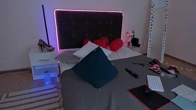 CassieEvans online show from March 8, 10:00 am