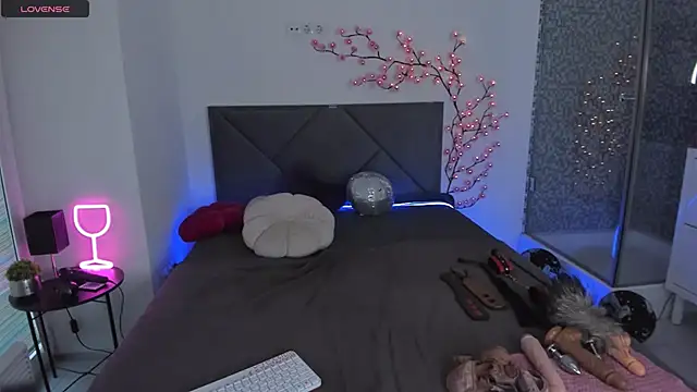 CassieEvans online show from February 8, 6:44 am