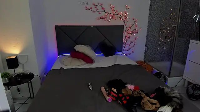 CassieEvans online show from November 27, 6:36 am