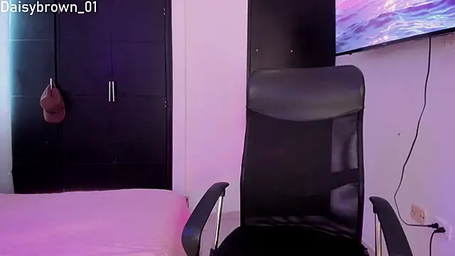 Daisy Brown01 online show from November 17, 5:06 pm