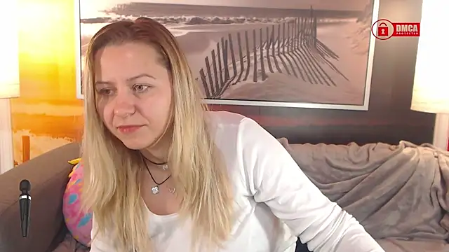 Snapshot of BigBoobsARRI chatting on January 17, 3:45 am BigBoobsARRI online show from January 17, 3:45 am