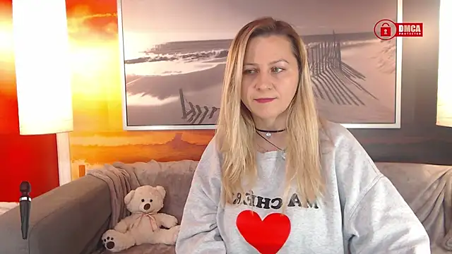 Snapshot of BigBoobsARRI chatting on February 10, 9:58 am BigBoobsARRI online show from February 10, 9:58 am