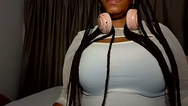 SexyFreaky  online show from February 6, 7:21 pm