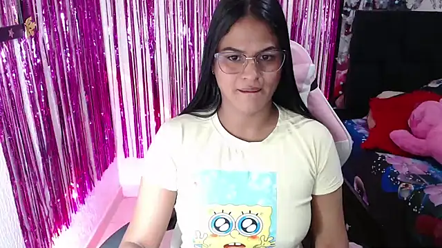 Snapshot of SweetAlmaa chatting on June 13, 1:03 am SweetAlmaa online show from June 13, 1:03 am