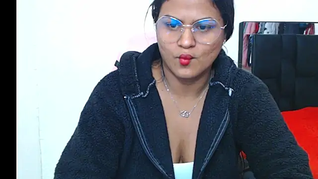 SweetAlmaa online show from February 26, 9:44 am