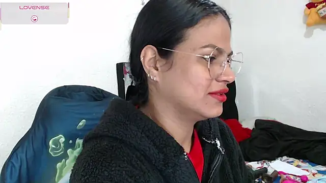 SweetAlmaa online show from November 10, 10:42 am