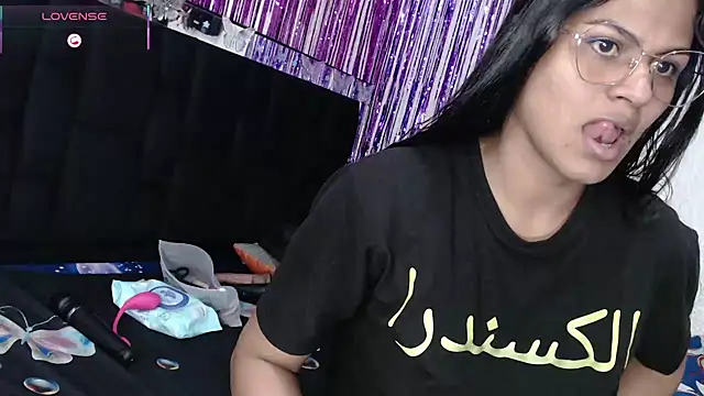 SweetAlmaa online show from November 27, 8:09 pm