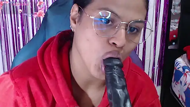 SweetAlmaa online show from February 12, 10:15 am