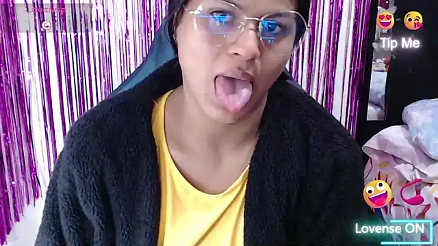 SweetAlmaa online show from March 9, 10:19 am