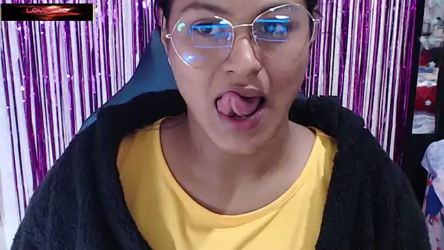 SweetAlmaa online show from February 14, 11:32 am