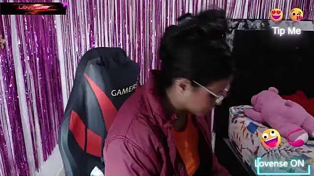 Snapshot of SweetAlmaa chatting on July 9, 10:04 am SweetAlmaa online show from July 9, 10:04 am
