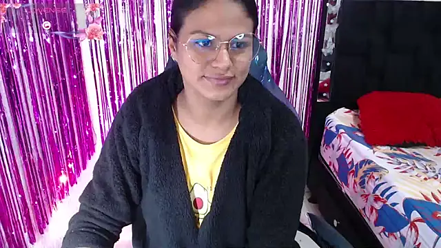 SweetAlmaa online show from February 5, 10:33 am