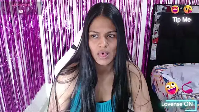 SweetAlmaa online show from March 15, 4:25 pm