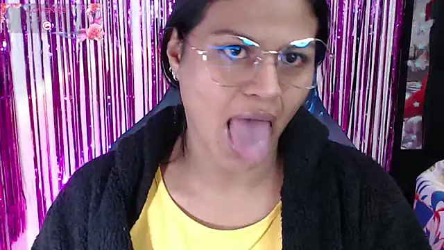 SweetAlmaa online show from February 6, 10:33 am