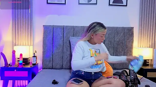 Ema Stone65 online show from January 17, 9:18 pm