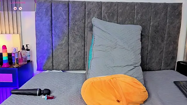 Ema Stone65 online show from February 3, 2:53 am