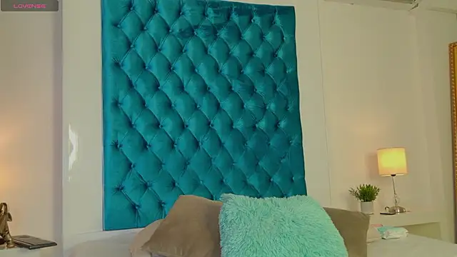 ohrianagibson online show from March 25, 9:46 pm