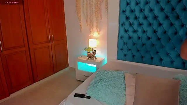 ohrianagibson online show from April 15, 11:27 pm