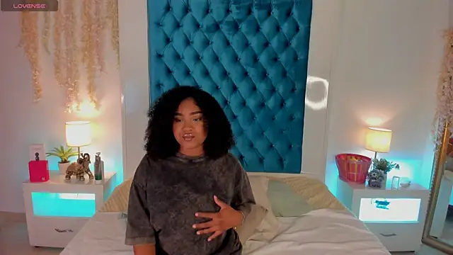 ohrianagibson online show from April 13, 10:25 pm